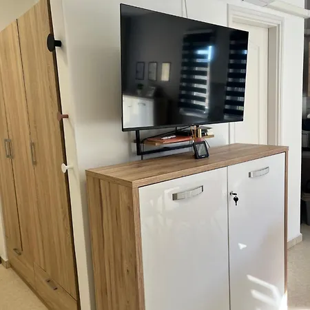 3 Barat Apartmán Kehidakustány