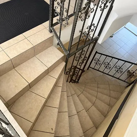 3 Barat Apartment
